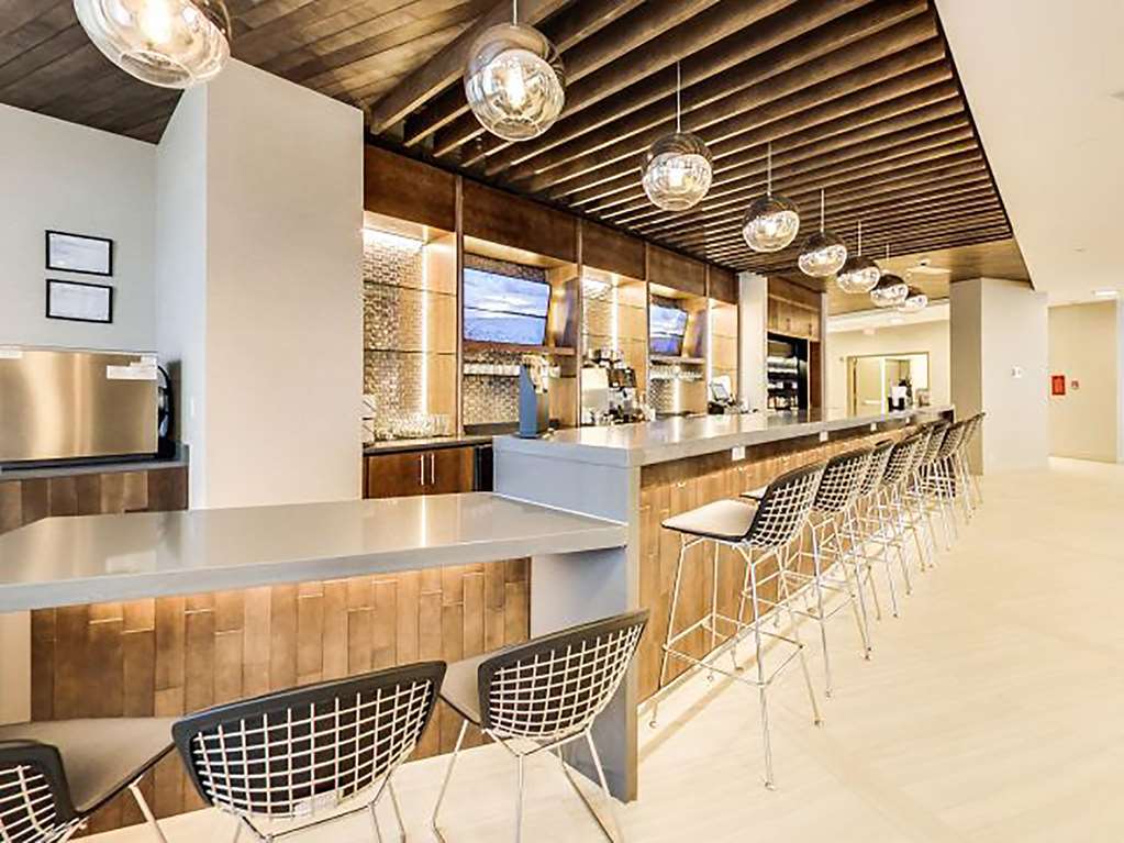 Hotel Doubletree By Hilton Edmonton Downtown Restaurant foto